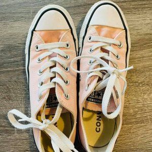 Converse low top pink sneakers tennis shoes 5.5
